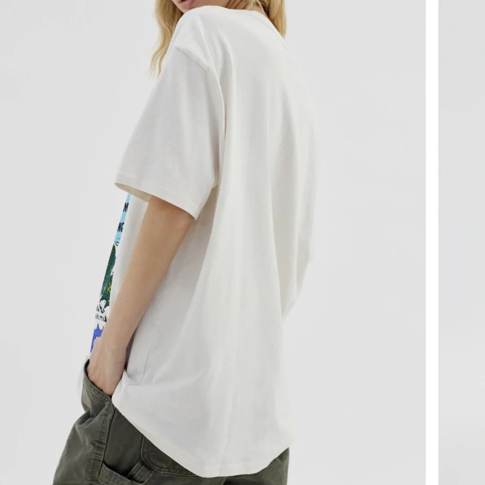 Urban Outfitters Love Yourself Oversized Tee - Picture 2 of 4